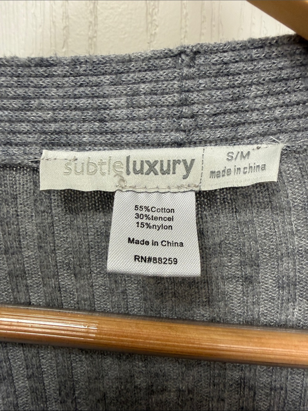 Subtle Luxury Light Gray Open-Front Ribbed Cardigan - Picture 3 of 4